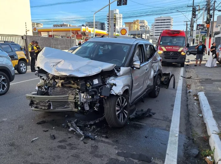 colisão dois carros