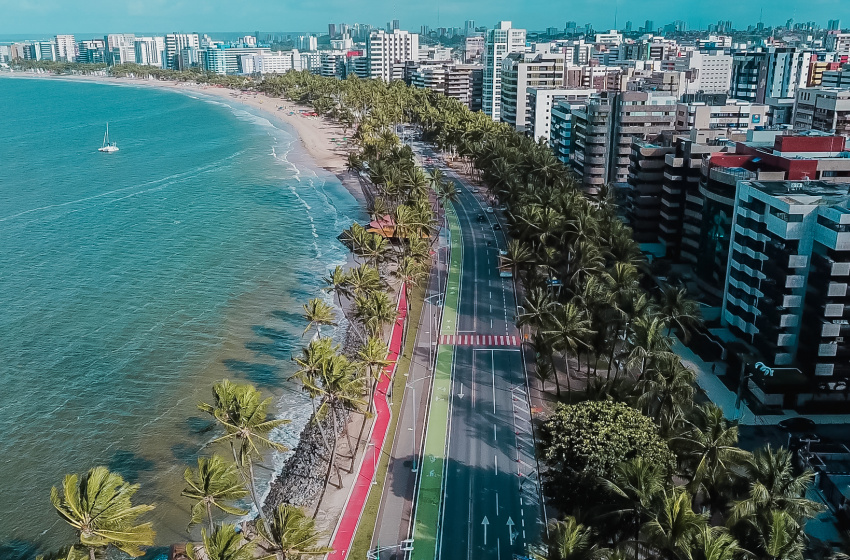 trânsito na orla trânsito de Maceió